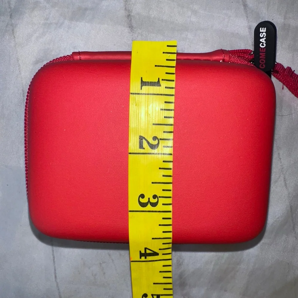 NWOT Comecase Protective Hard Shell Zipper Carrying Case Approx 3 1/2 x 4 1/2